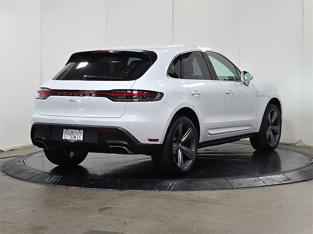 2024 Porsche Macan photo 7
