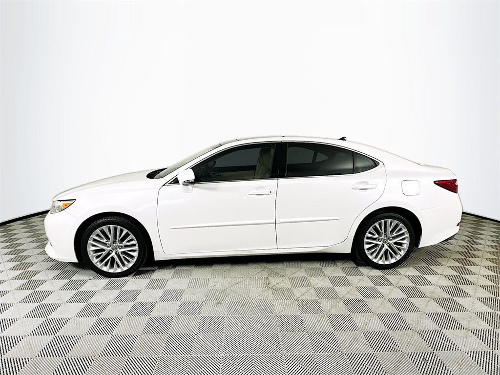 2014 Lexus ES 350 photo 3