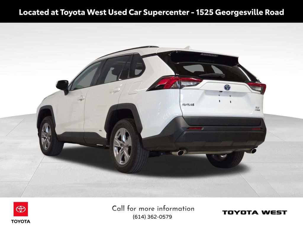 2023 Toyota RAV4 Hybrid XLE photo 7