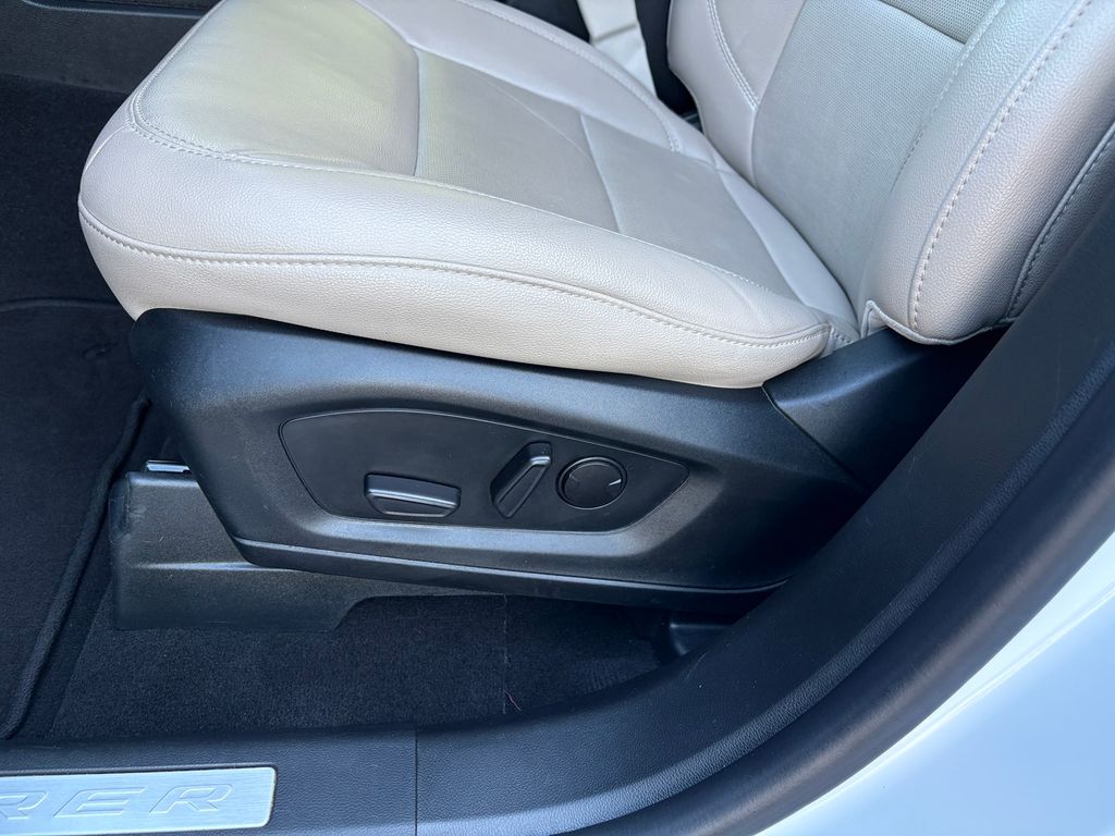 2023 Ford Explorer Limited photo 8