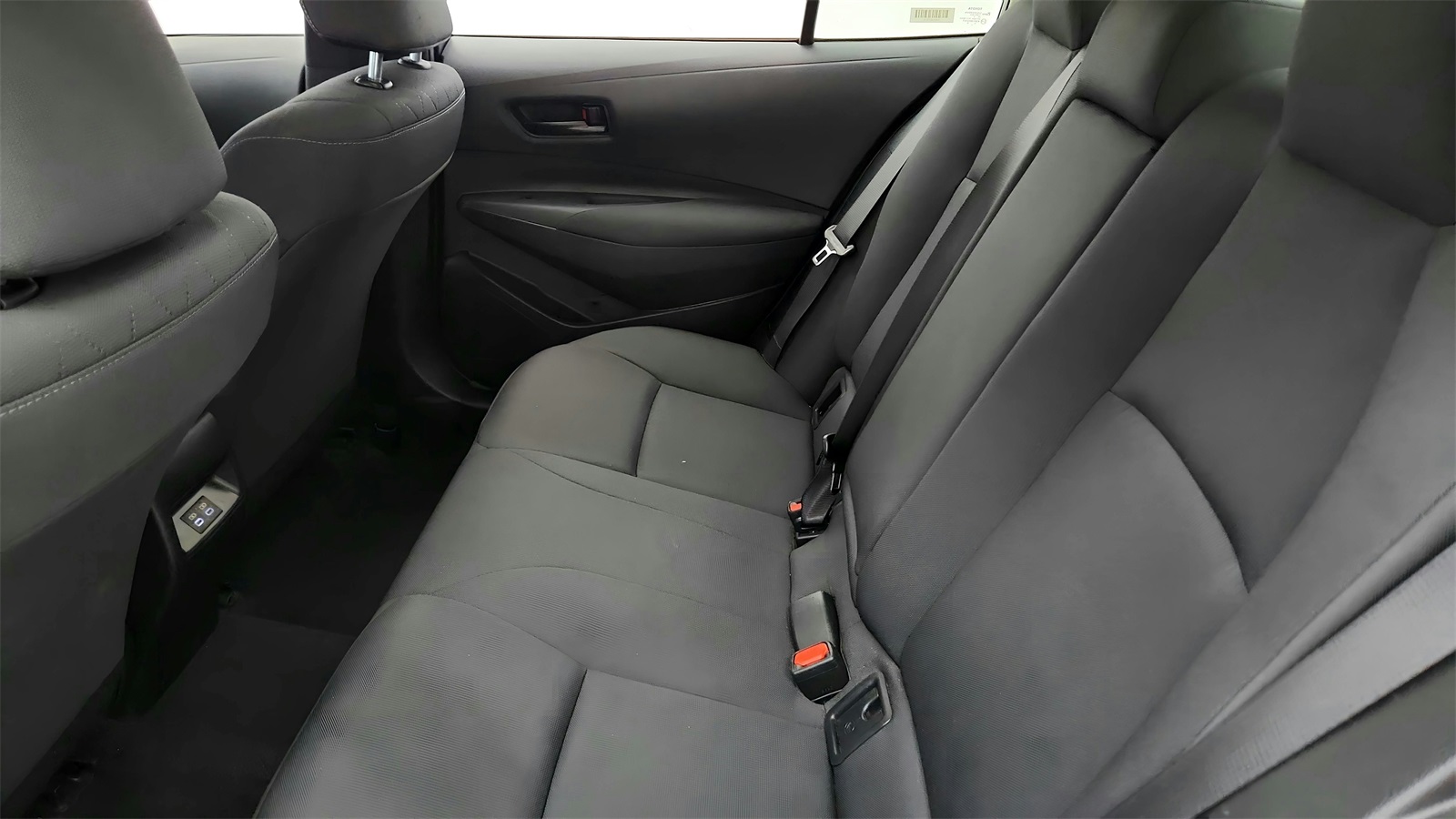 2024 Toyota Corolla LE photo 32