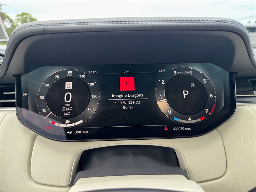 2025 Land Rover Range Rover SE photo 18