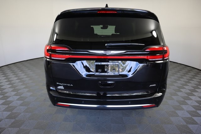 2025 Chrysler Pacifica photo 4