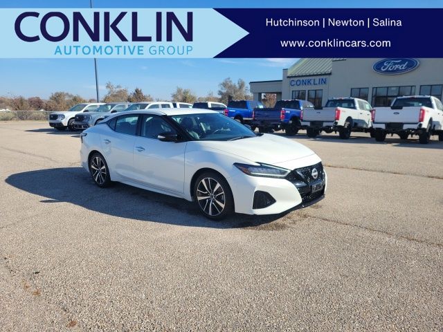 2023 Nissan Maxima SV's photo