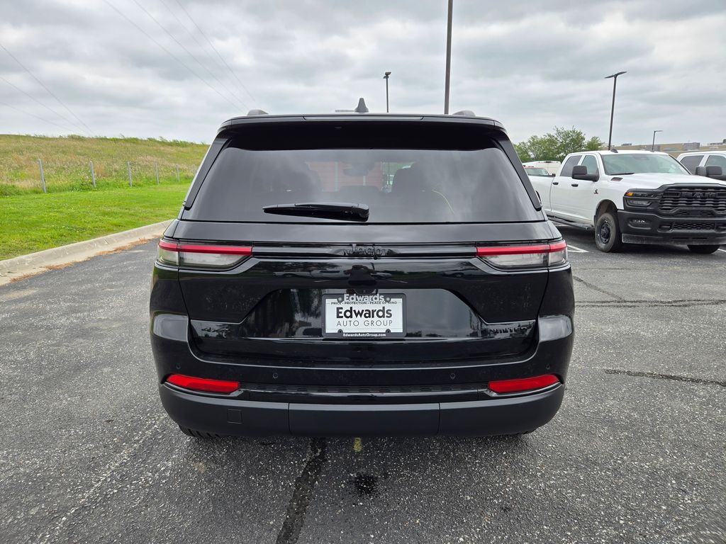 2025 Jeep Grand Cherokee Limited photo 4