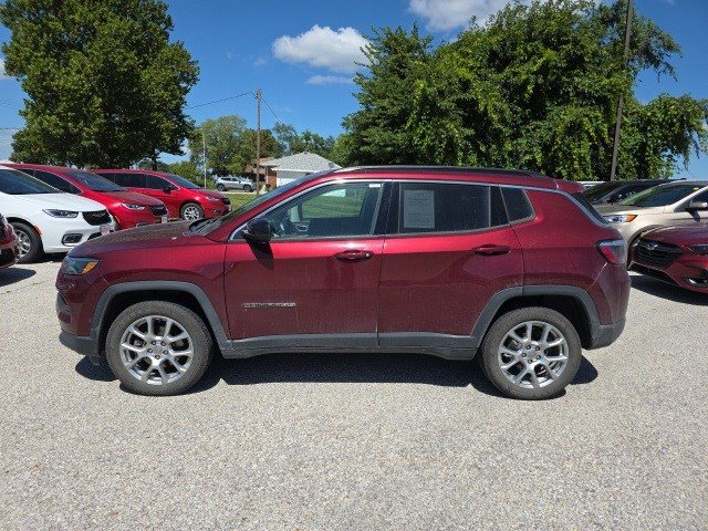 2022 Jeep Compass Latitude Lux photo 4