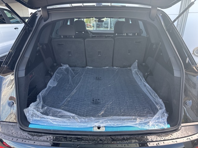 2025 Audi Q7 55 Premium photo 17