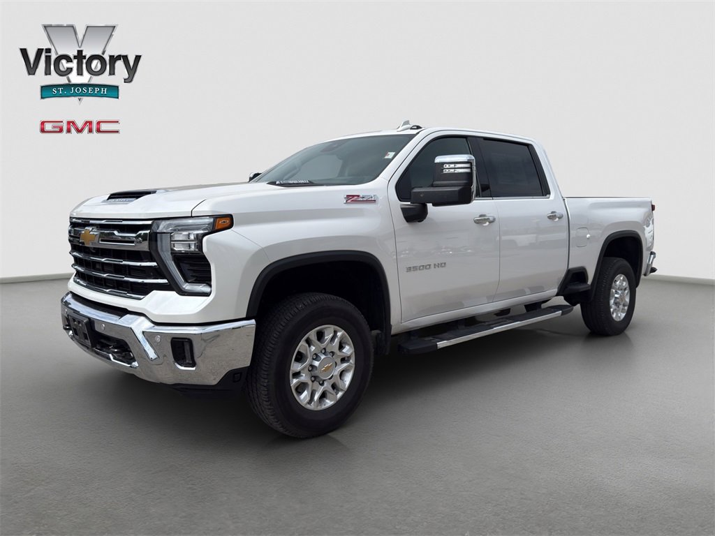 2024 Chevrolet Silverado LTZ photo 4