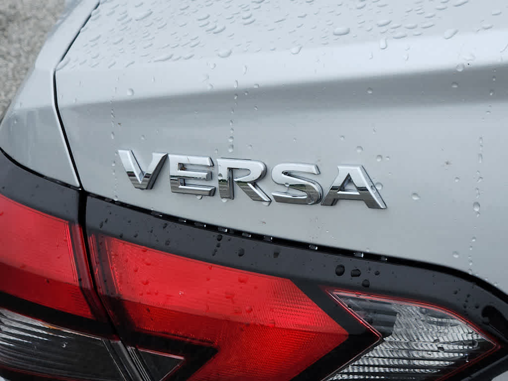 2025 Nissan Versa S photo 3