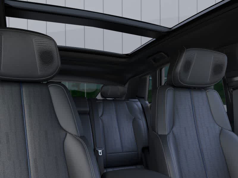2025 Cadillac Lyriq Luxury photo 23