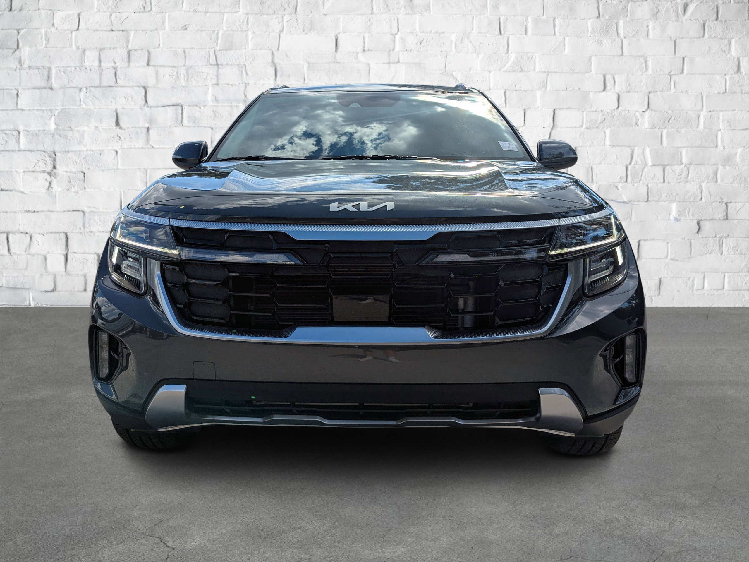2025 Kia Seltos SX photo 2