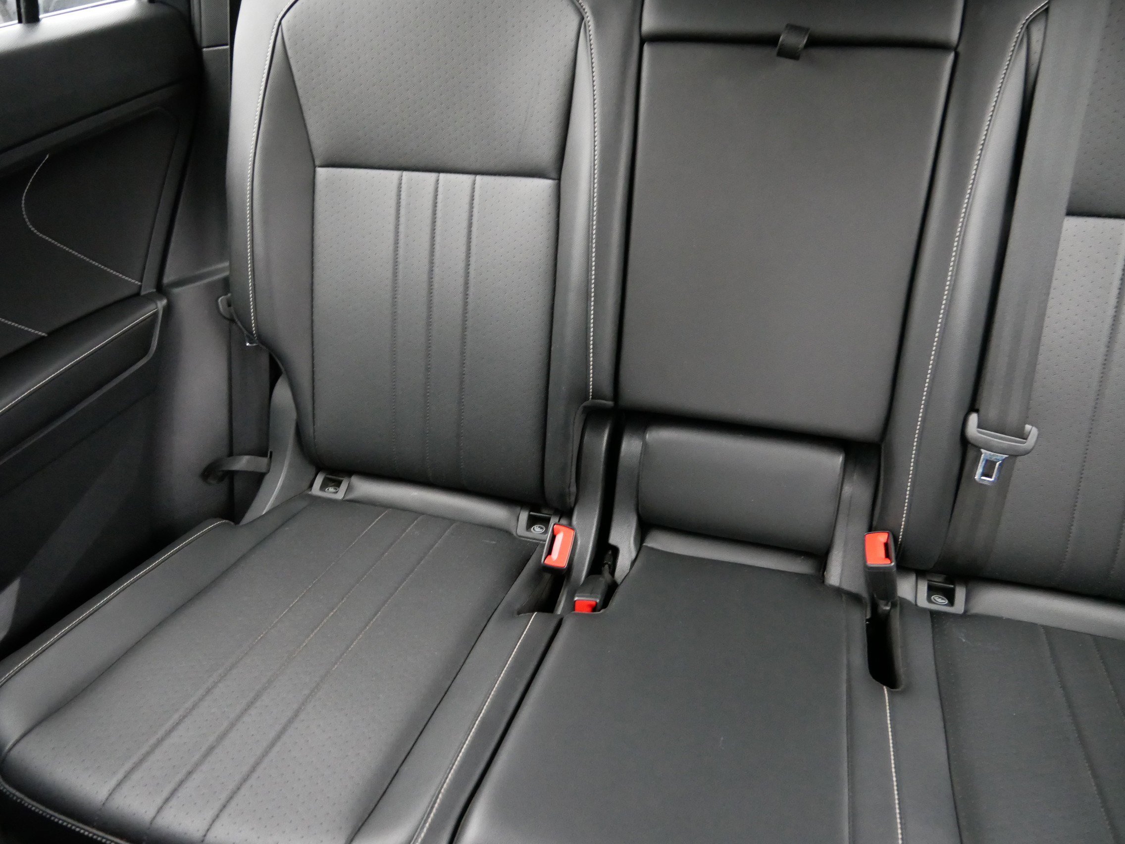 2022 Volkswagen Tiguan SE R-Line Black photo 12