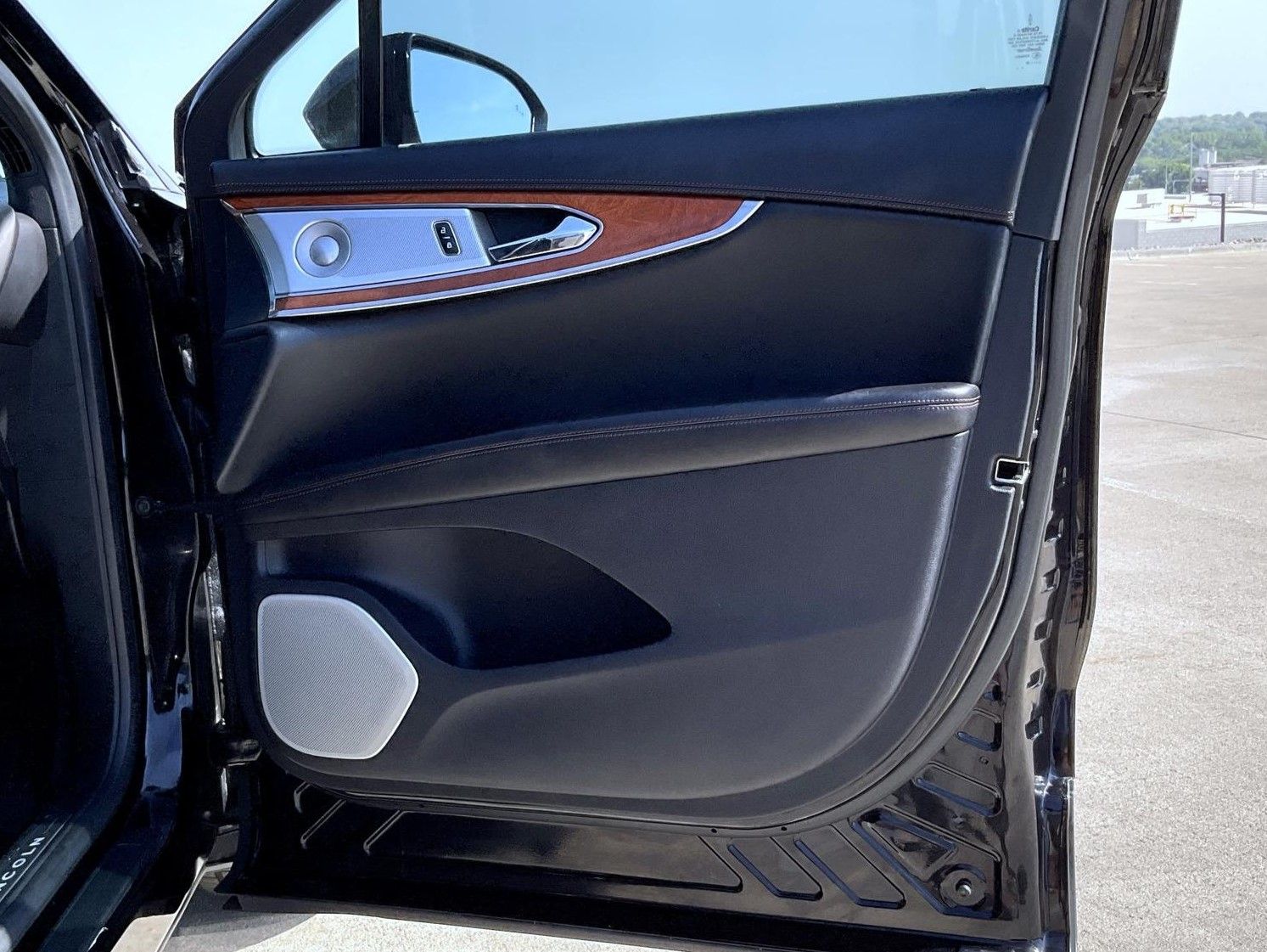 2019 Lincoln Nautilus Black Label photo 17