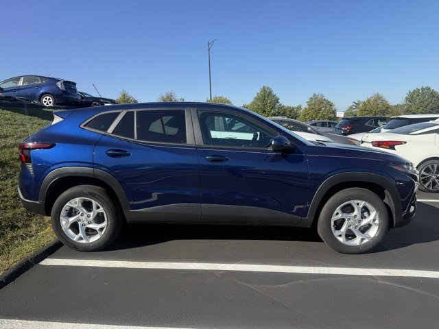 2024 Chevrolet Trax LS photo 3