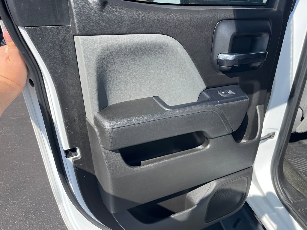 2016 Chevrolet Silverado 1500 Custom photo 21