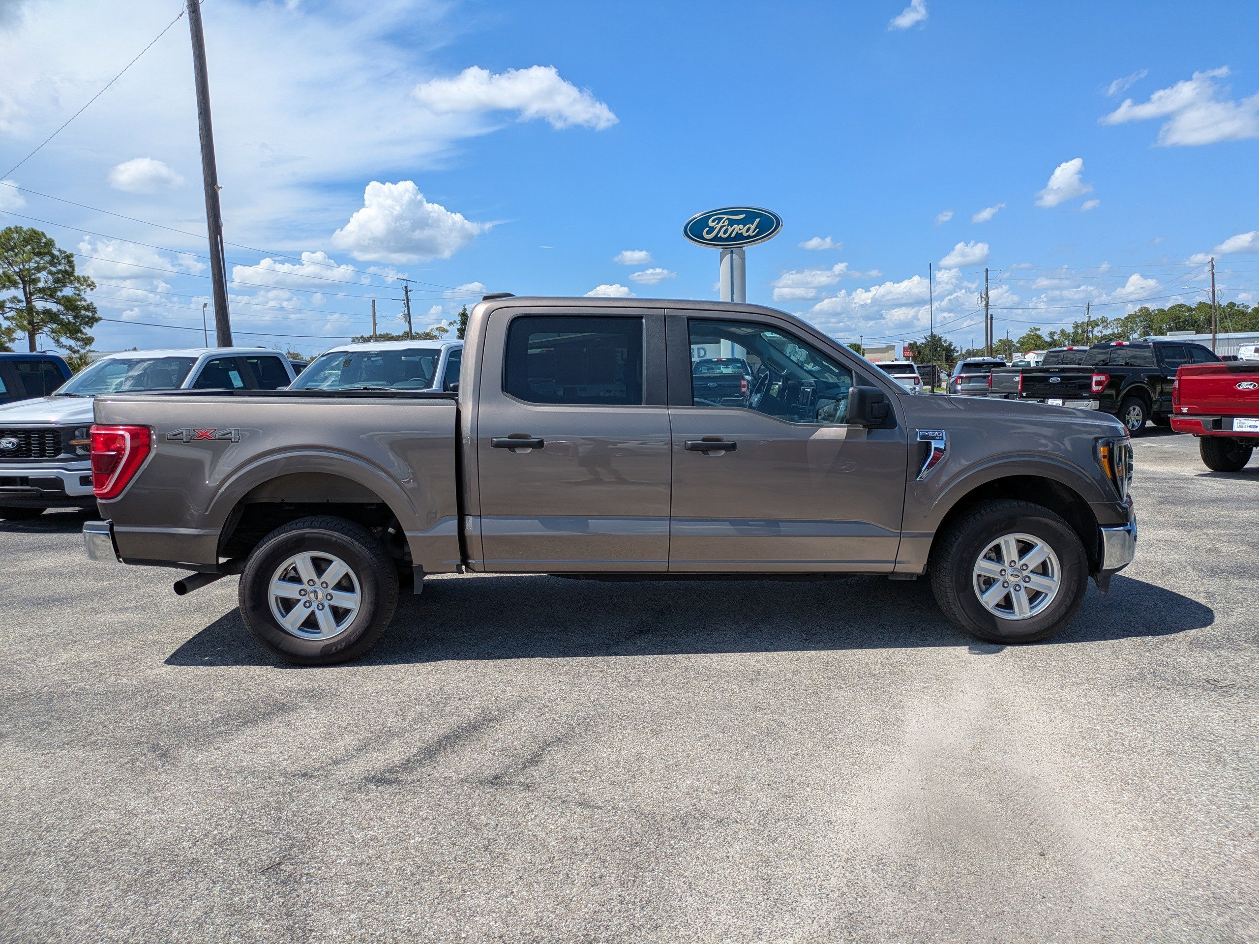 2023 Ford F-150 XLT photo 3