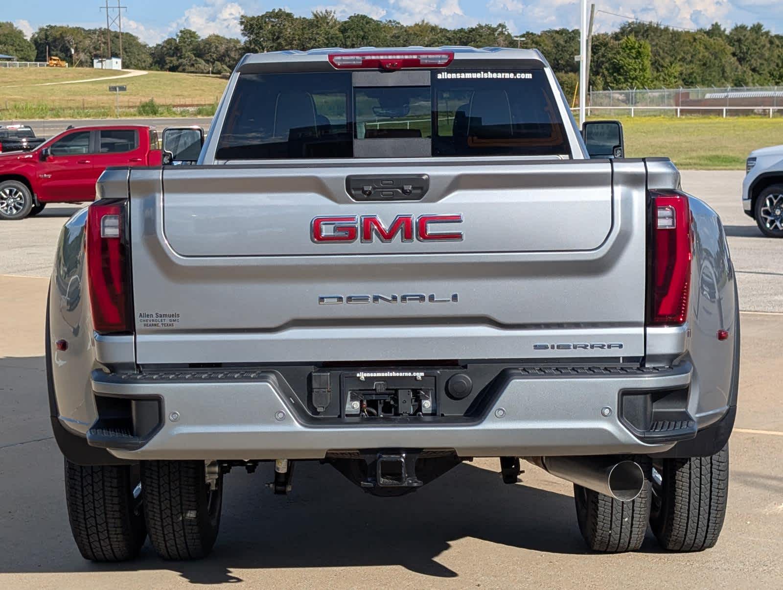 2026 Gmc Sierra 3500 HD Denali Ultimate photo 4
