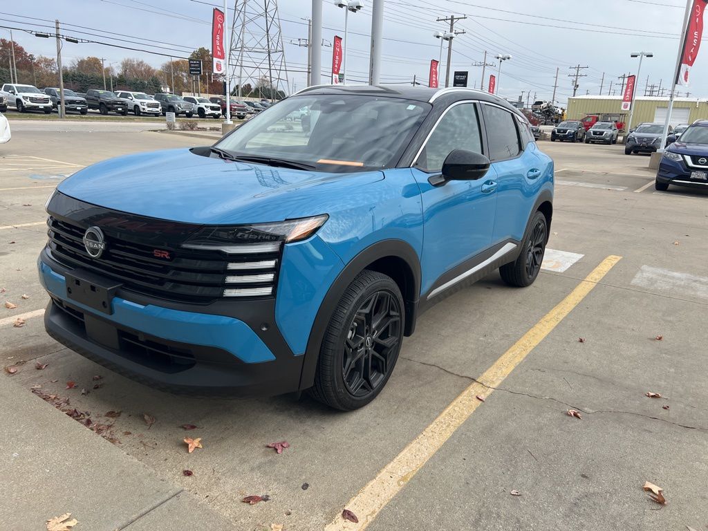 2025 Nissan Kicks SR photo 2