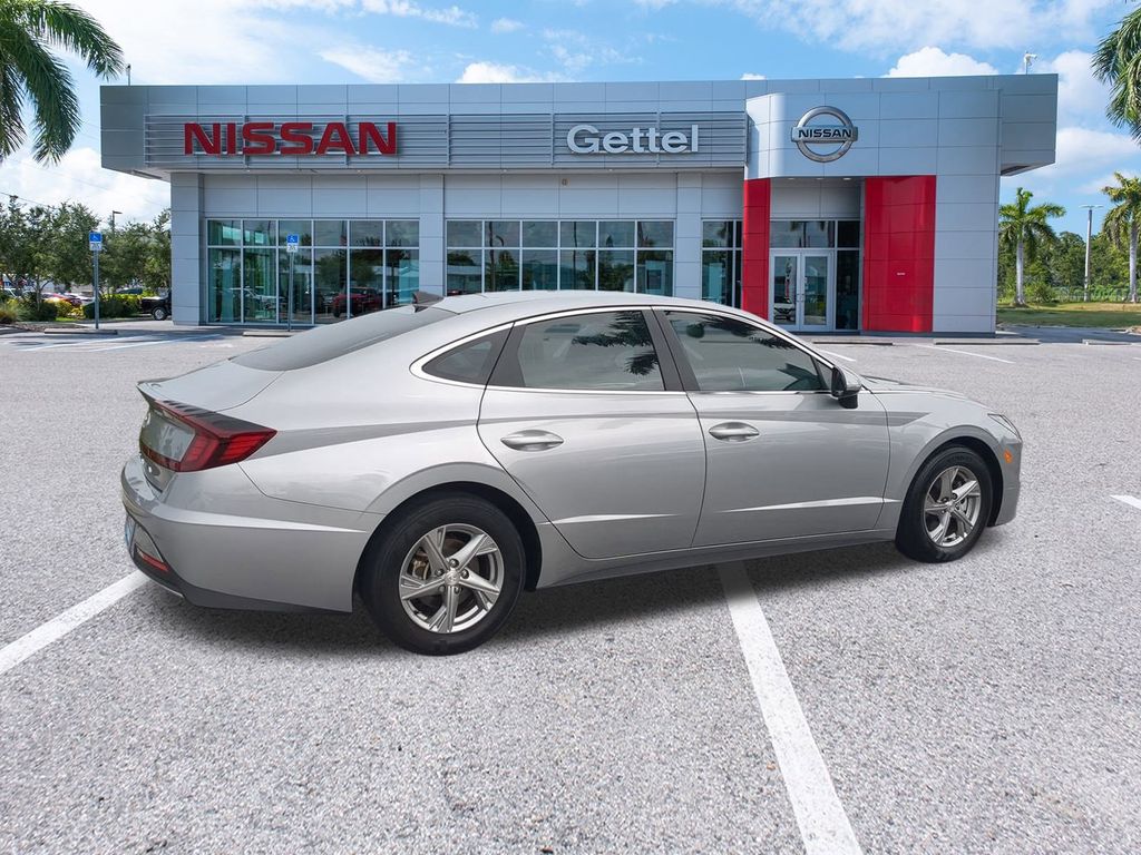 2023 Hyundai Sonata SE photo 3