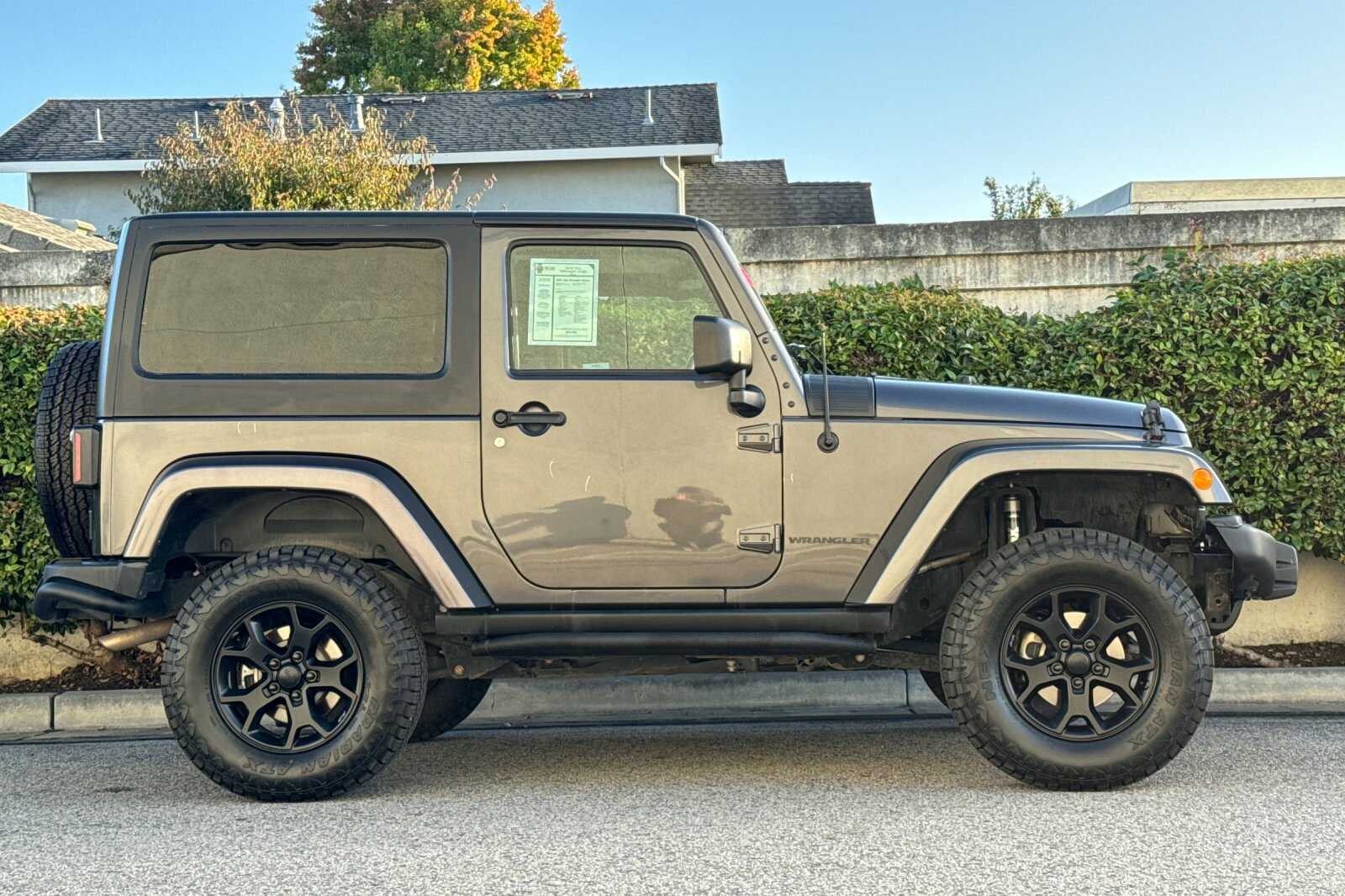 2016 Jeep Wrangler Sahara photo 3