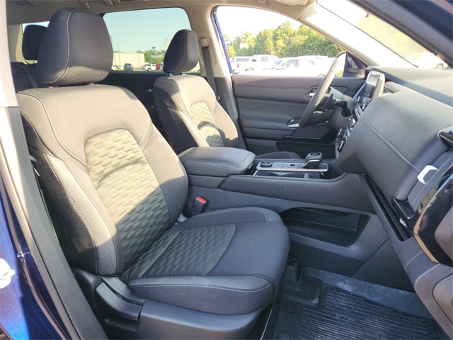 2022 Nissan Pathfinder SV photo 16