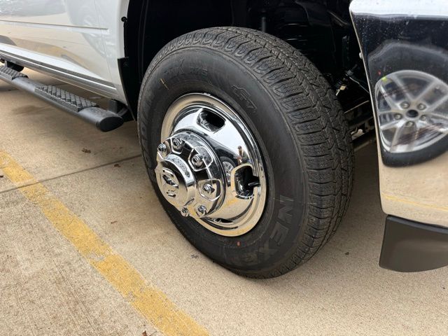 2026 Ram 3500 Tradesman photo 4