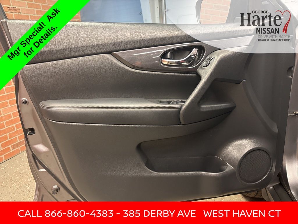2017 Nissan Rogue S photo 15