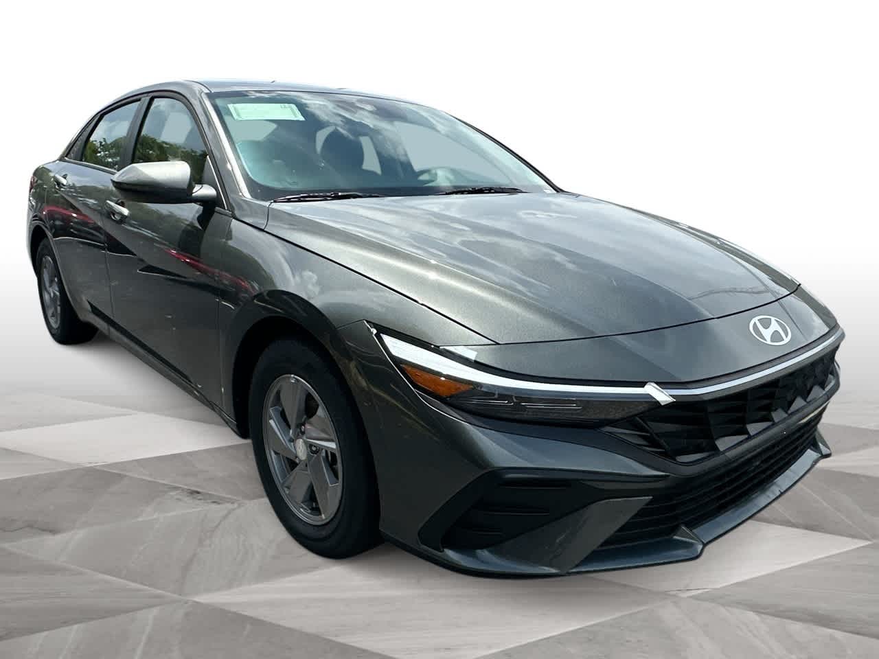 2025 Hyundai Elantra SE photo 2