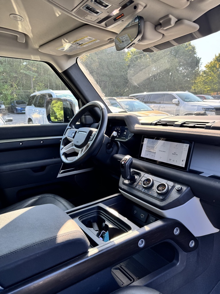 2021 Land Rover Defender 110 S photo 12