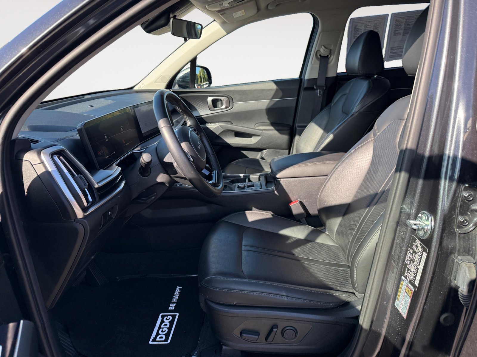 2024 Kia Sorento S photo 9