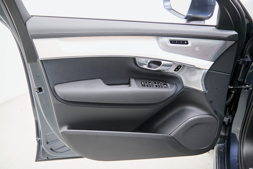 2025 VOLVO XC90 - Image 9