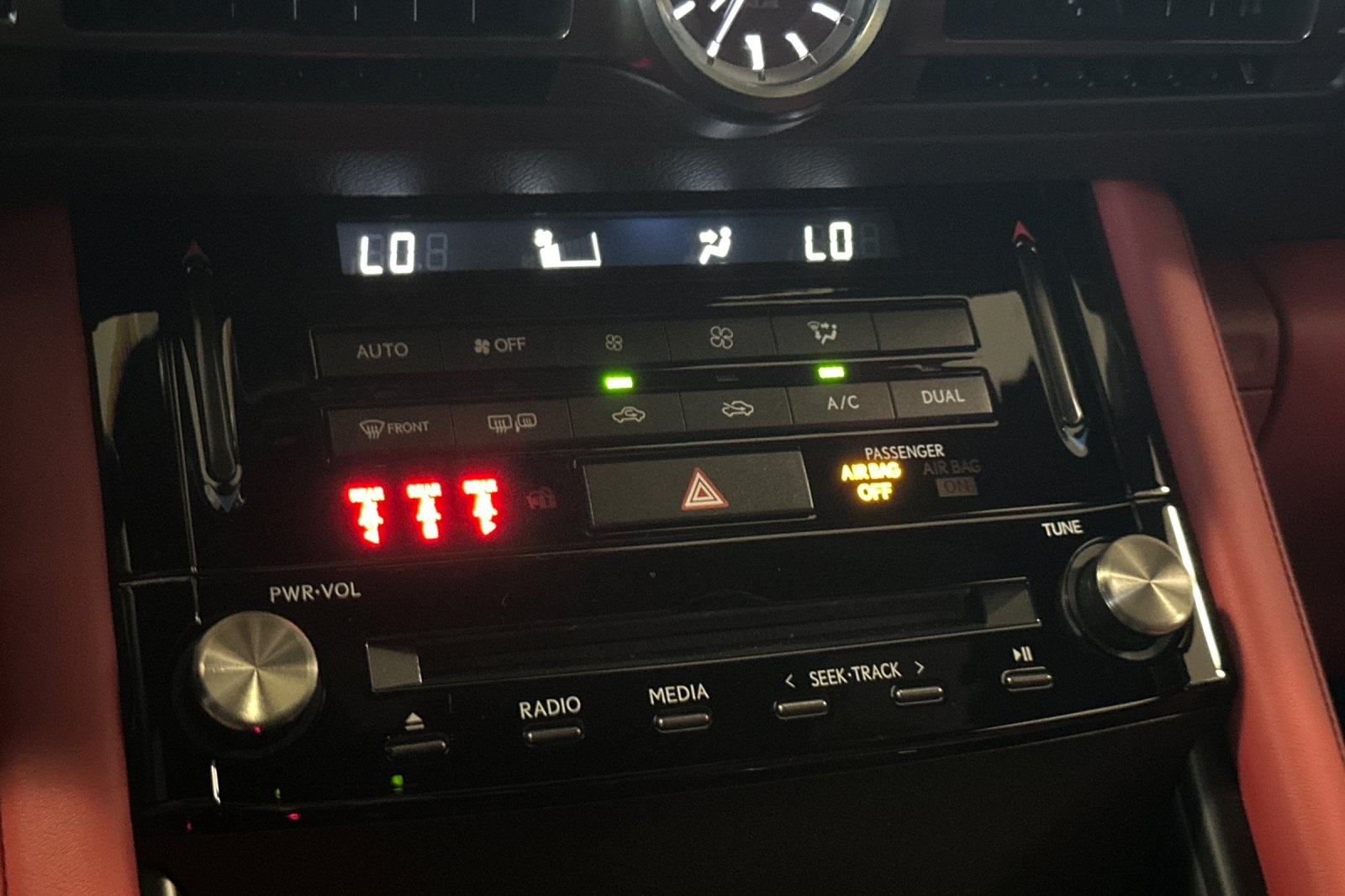 2023 Lexus IS 350 F SPORT photo 17