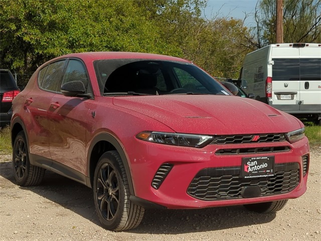 2024 Dodge Hornet GT photo 2