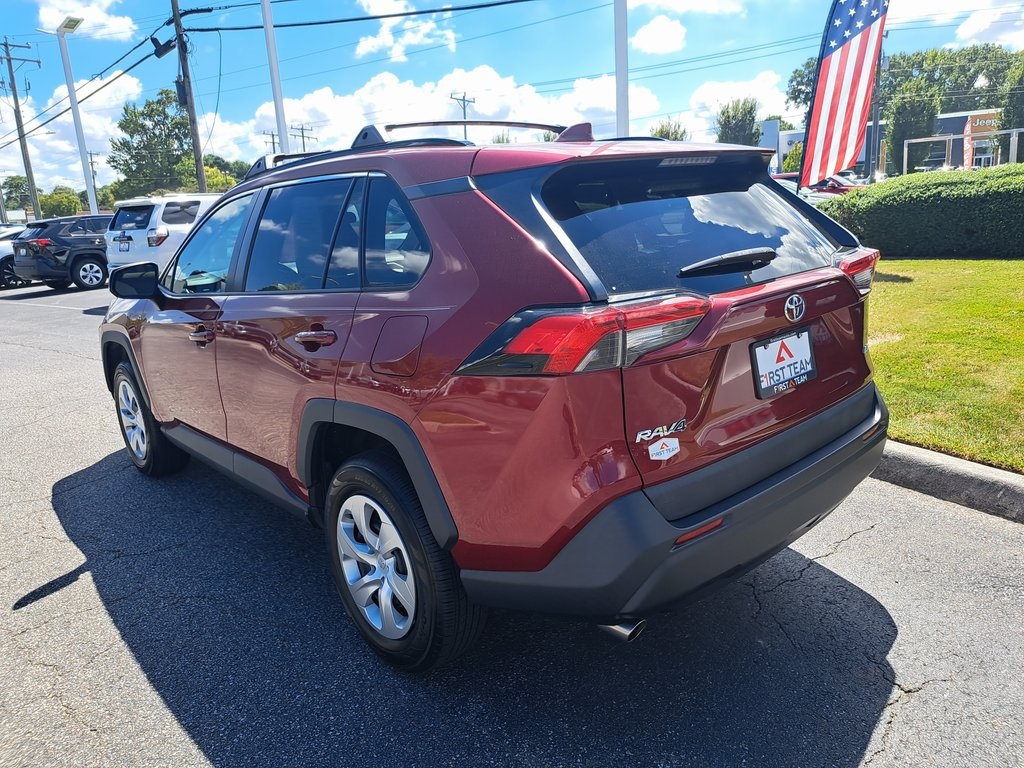 2020 Toyota RAV4 LE photo 9
