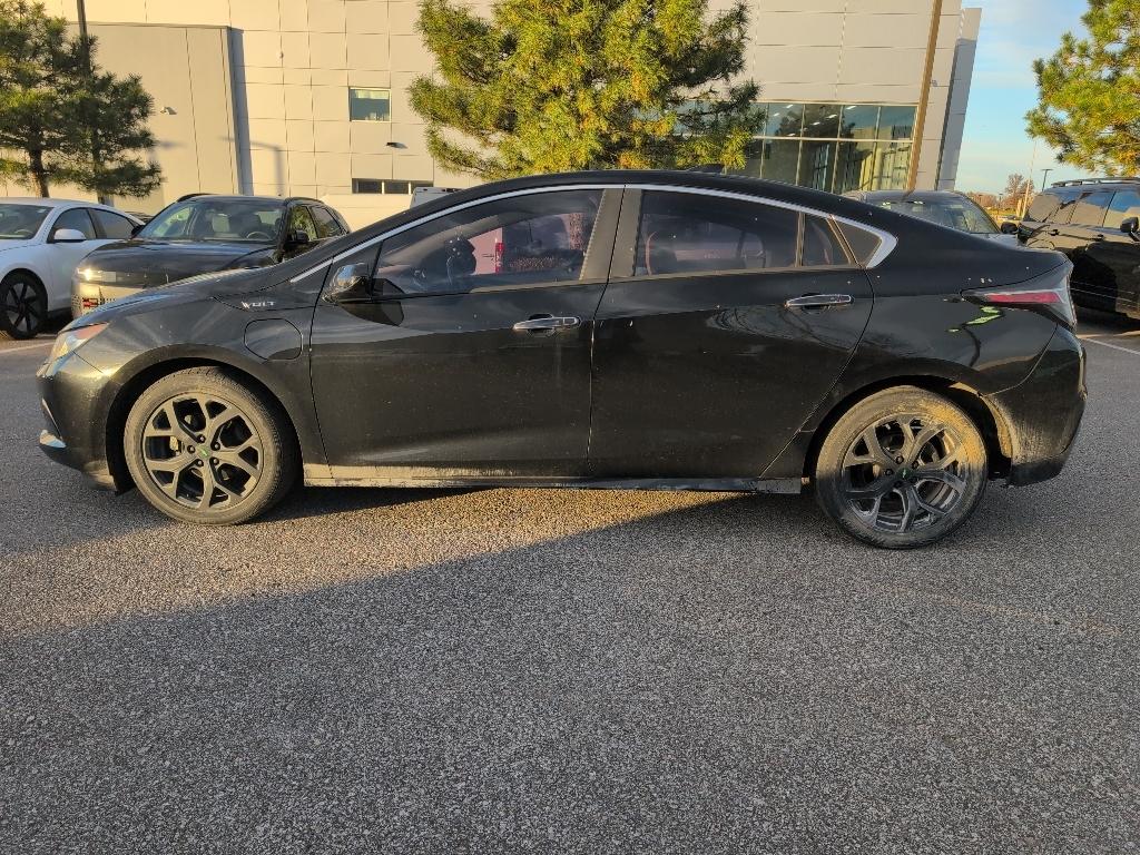 2016 Chevrolet Volt Premier photo 2