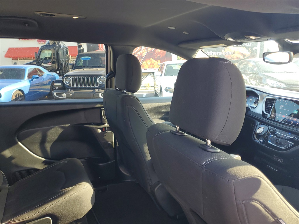 2024 Chrysler Pacifica Touring photo 32