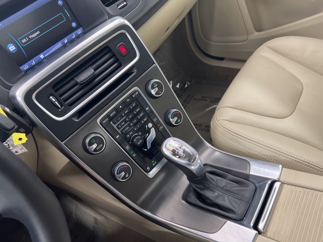 2013 Volvo S60 T5 Premier photo 18