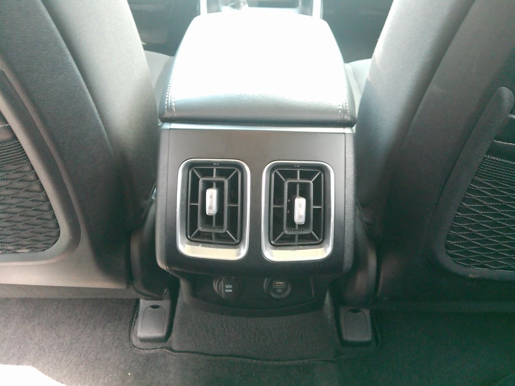 2023 Kia Sorento LX photo 25