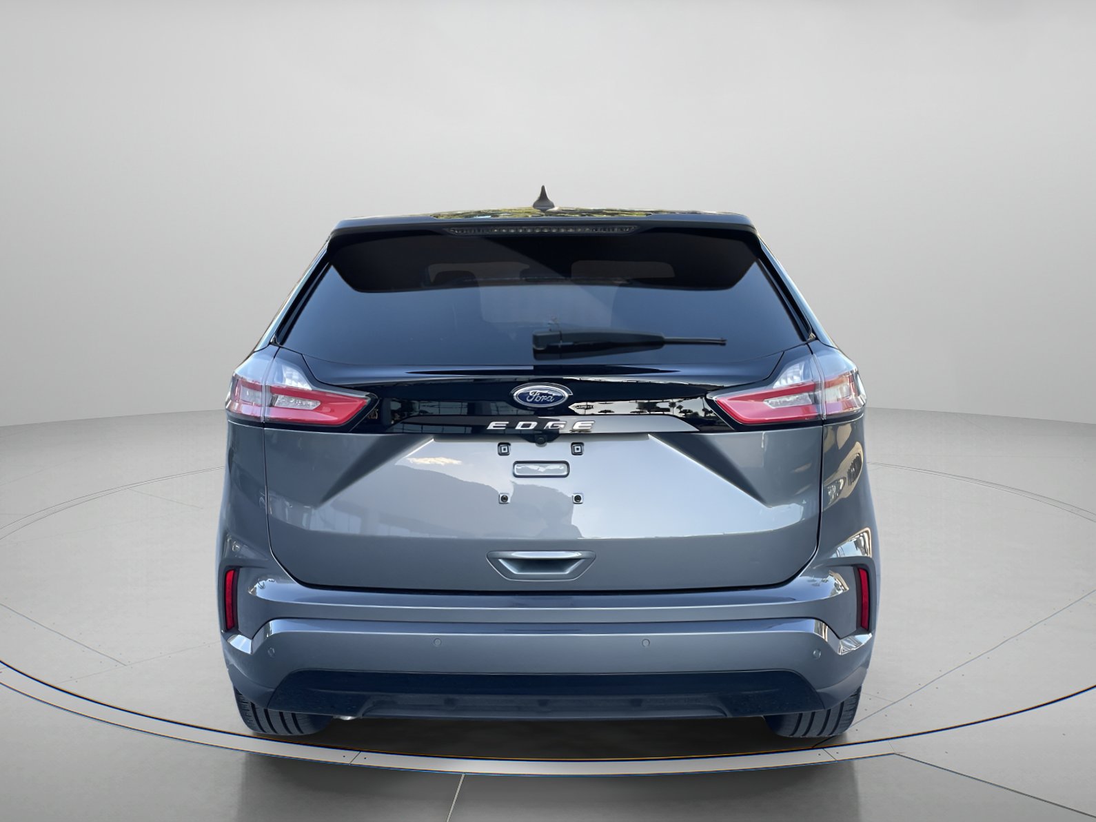 2024 Ford Edge ST photo 4