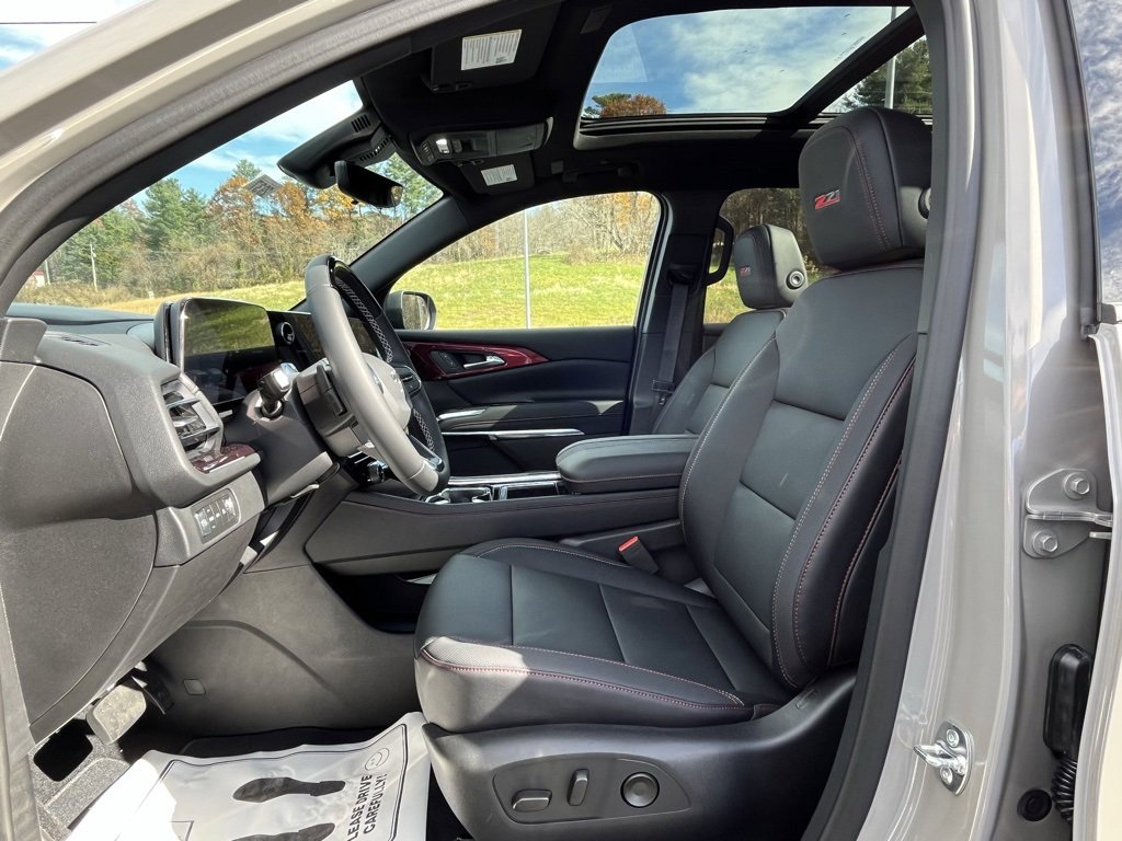 2026 Chevrolet Traverse Z71 photo 2