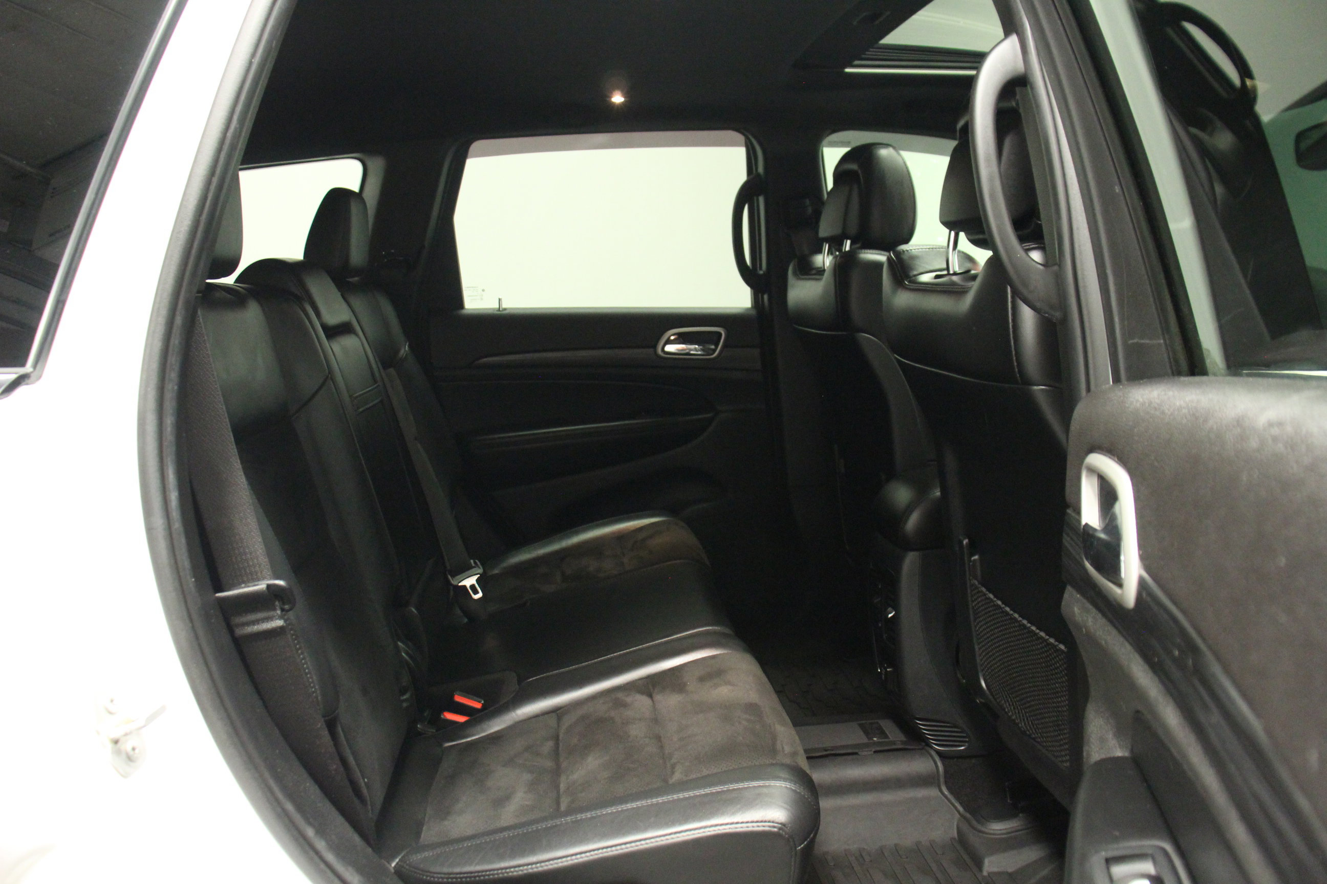 2020 Jeep Grand Cherokee Altitude photo 16