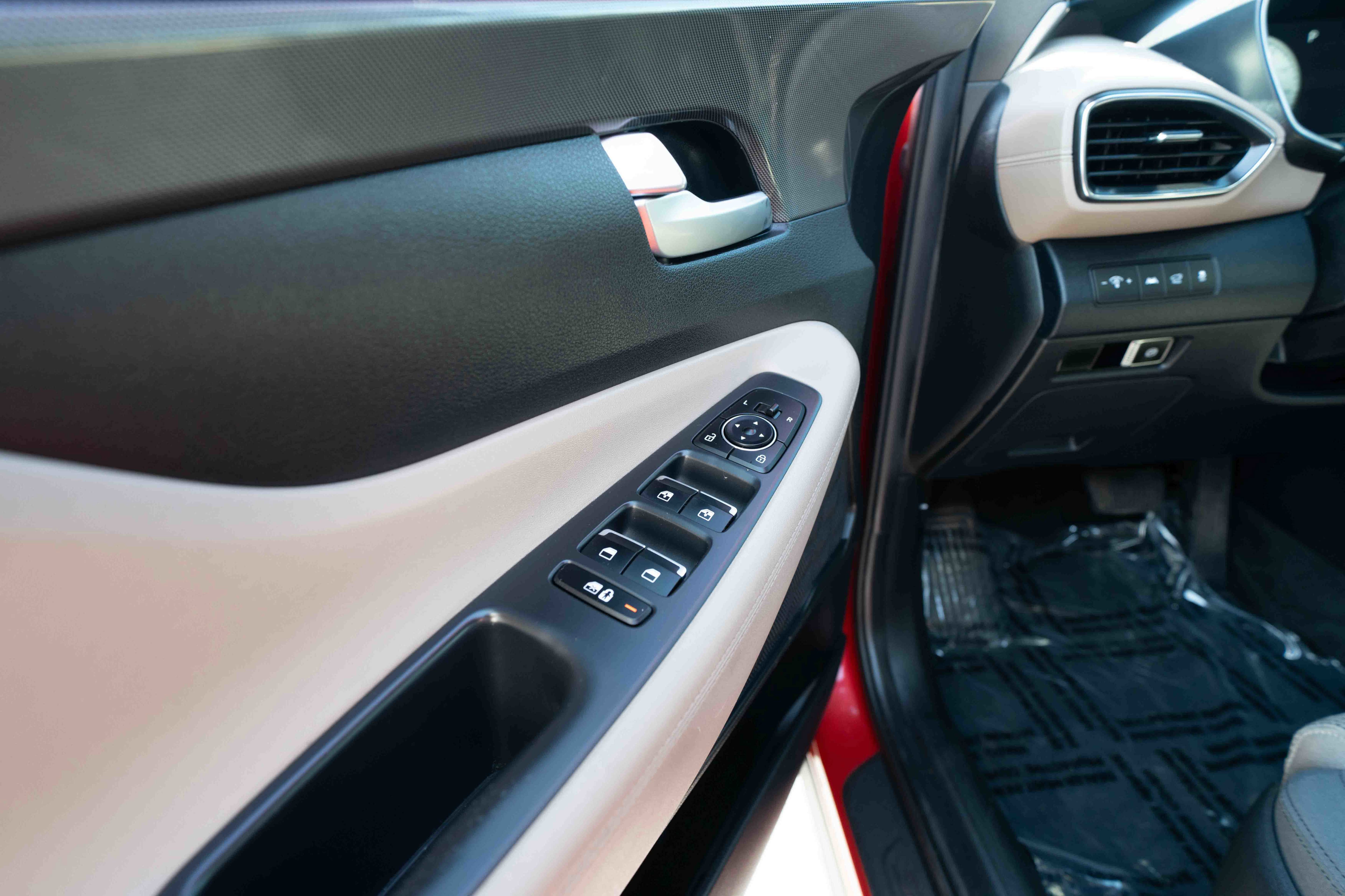 2022 Hyundai Santa Fe SEL photo 3