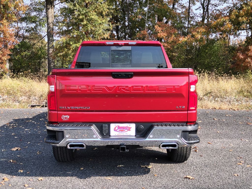 2025 Chevrolet Silverado 1500 LTZ photo 5