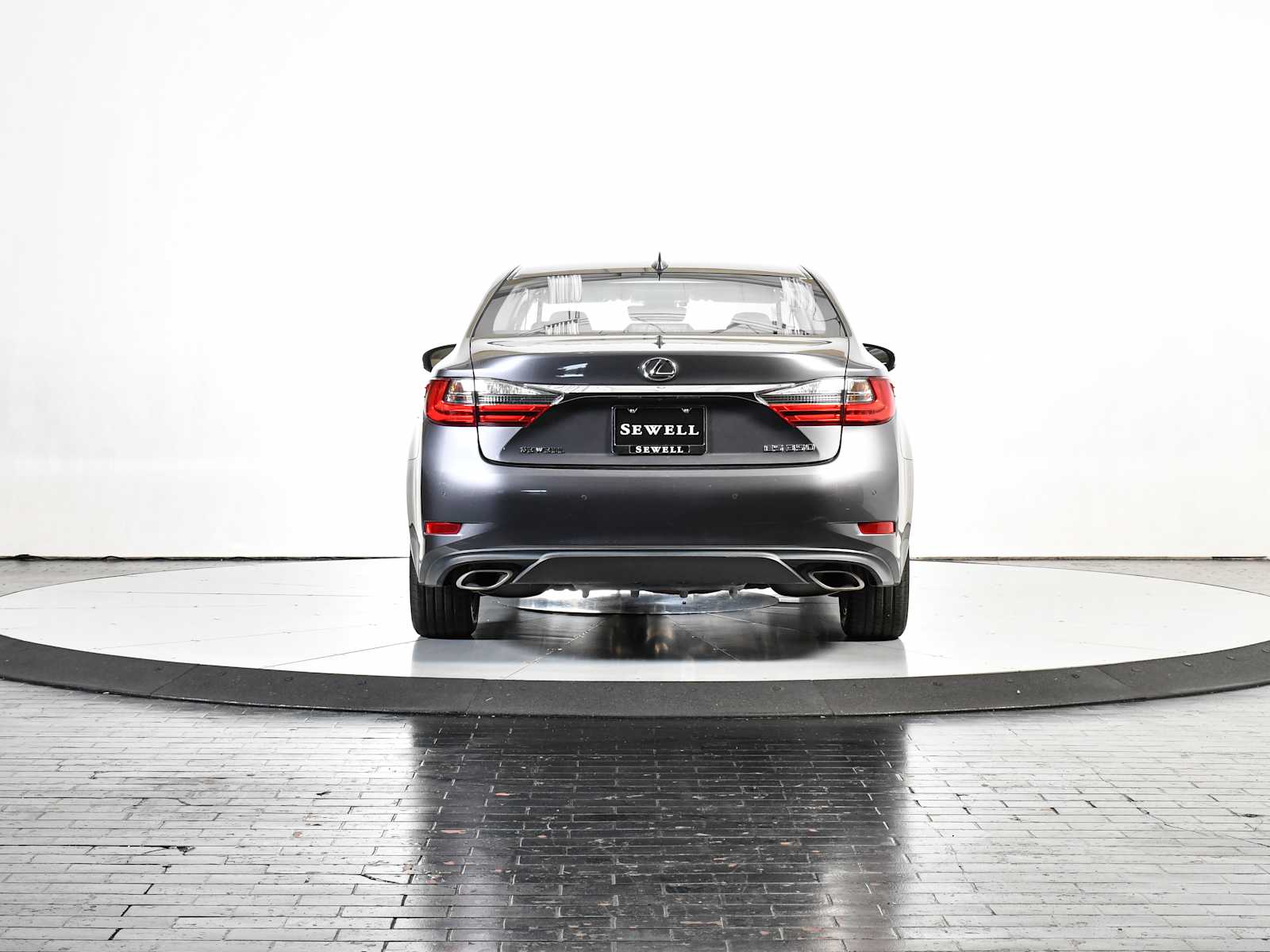 2017 Lexus ES 350 photo 4