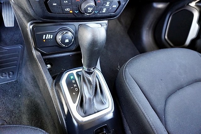 2023 Jeep Renegade Latitude Upland photo 28