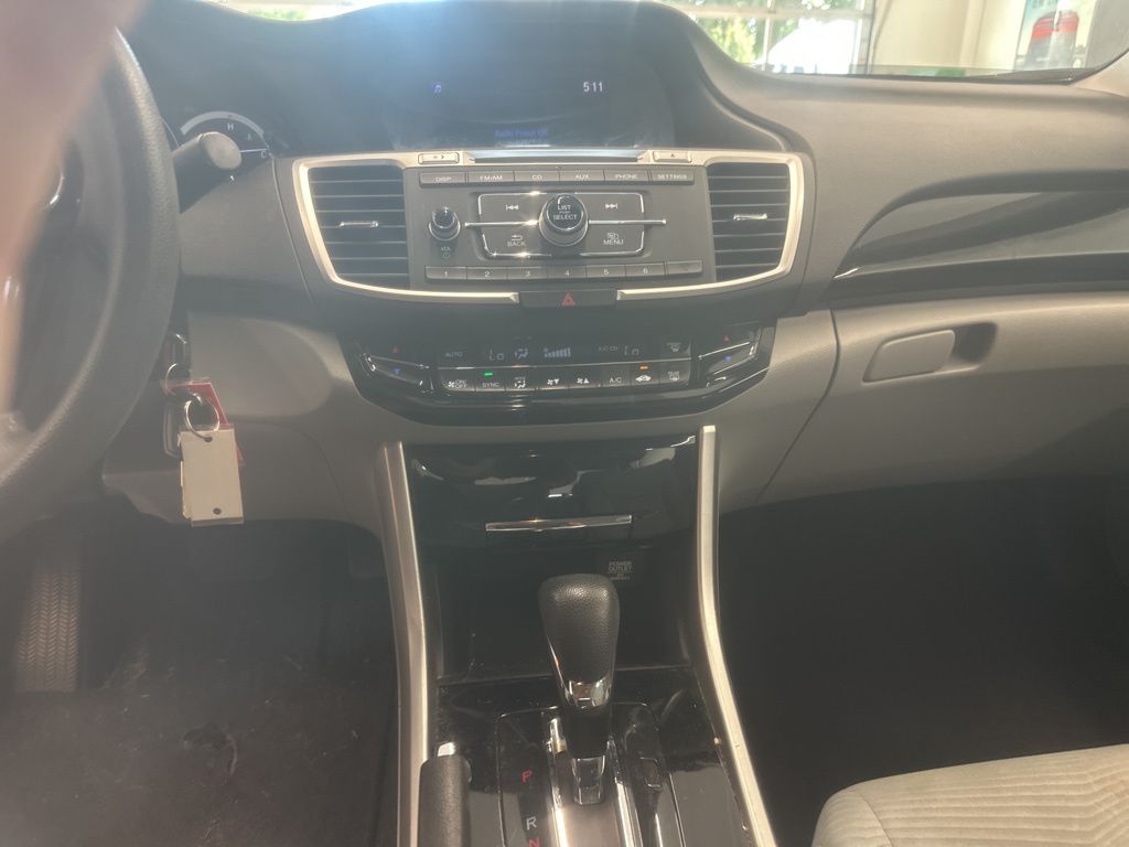2017 Honda Accord LX photo 7