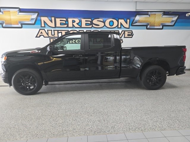 2024 Chevrolet Silverado 1500 RST photo 2