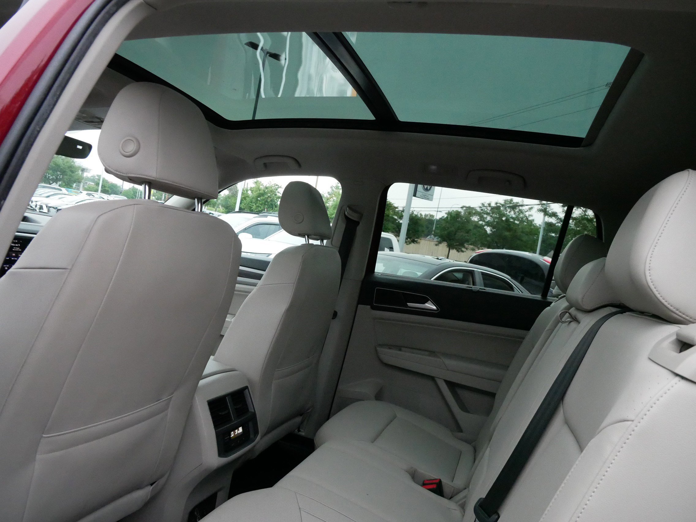 2019 Volkswagen Atlas V6 SE Technology R-Line photo 28