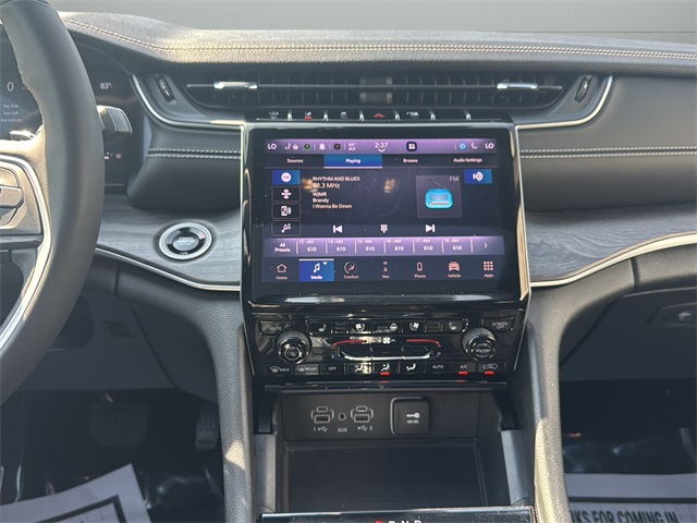 2024 Jeep Grand Cherokee Limited photo 17