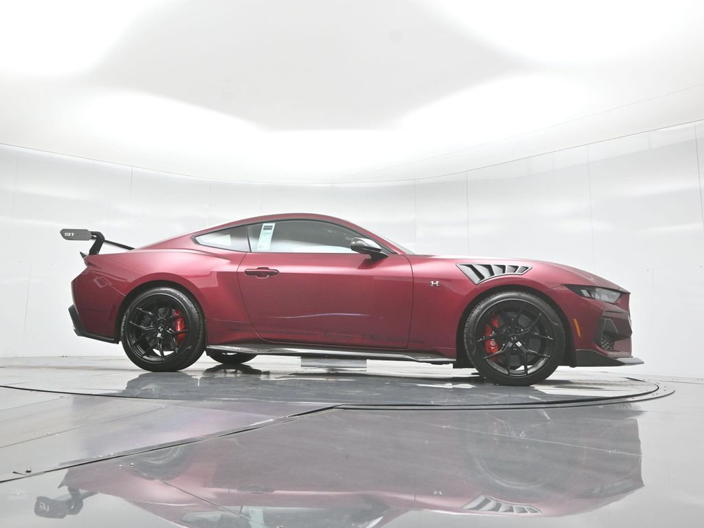 2025 Ford Mustang GT Premium photo 2